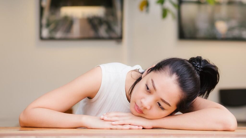 aktivitas buang waktu melamun