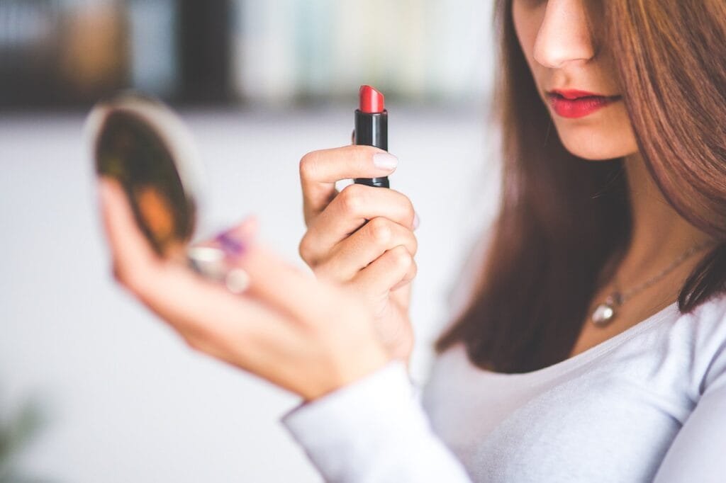 Pengertian Lipstick Effect